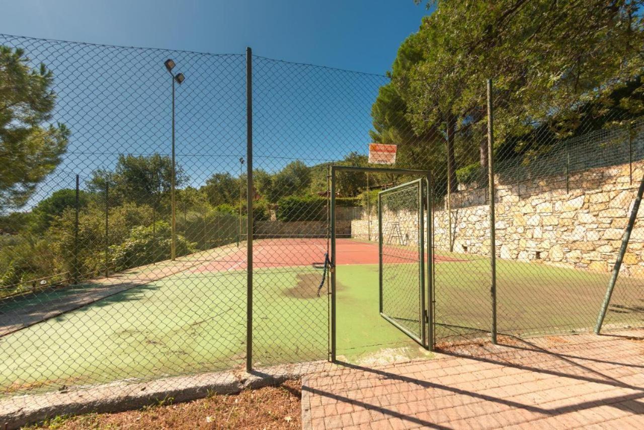 فندق Villino Garden & Pool Marina dʼMarina dʼAndora المظهر الخارجي الصورة