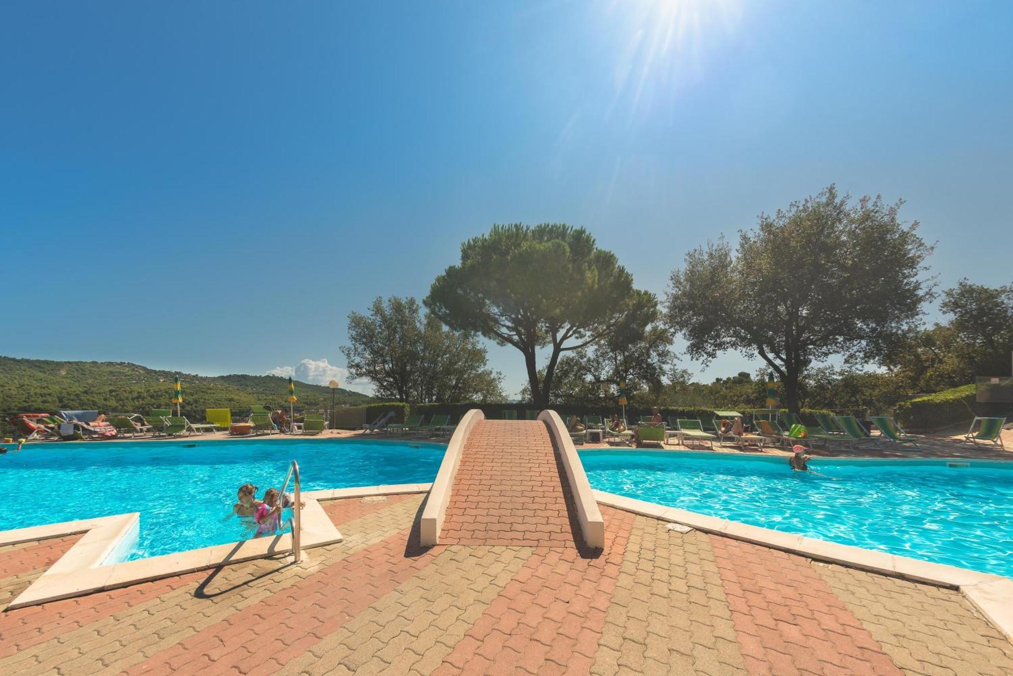 فندق Villino Garden & Pool Marina dʼMarina dʼAndora المظهر الخارجي الصورة